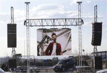 Installation d'un écran geant video led pixelight pour utilisation outdoor (exterieure) sur événement, concert, festival, lancement de produit, inauguration, séminaire..